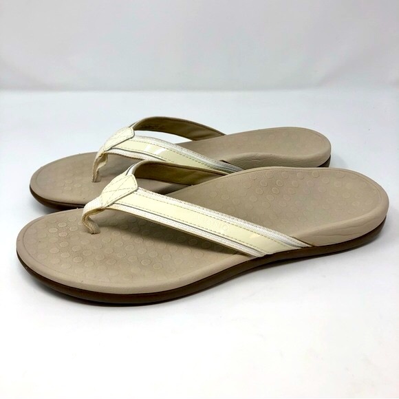 Vionic Tide II Flip Flop Sandals White Open Toe Casual Flat Slip On Orthopedic - Picture 2 of 8